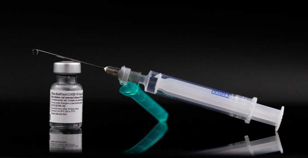 Pfizer BioNTech COVID-19 vaccine. Arne Müseler. Creative Commons.